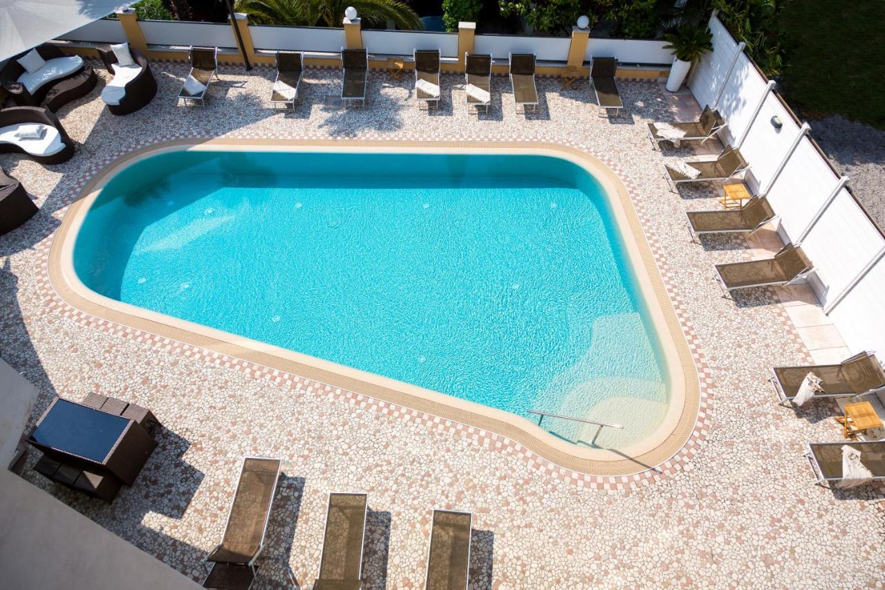New Garden Hotel Torbole Sul Garda Exterior photo