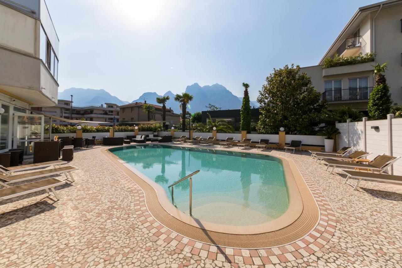 New Garden Hotel Torbole Sul Garda Exterior photo
