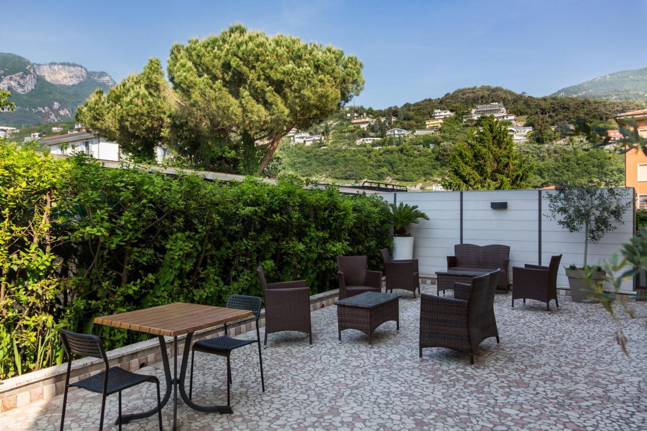 New Garden Hotel Torbole Sul Garda Exterior photo